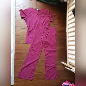 Scrub set